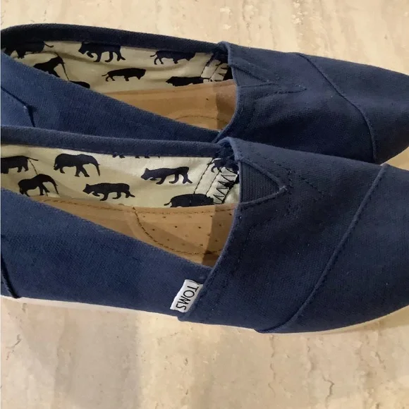 Toms Classic Navy Canvas Slip On Shoes, 7.5 - Picture 5 of 9